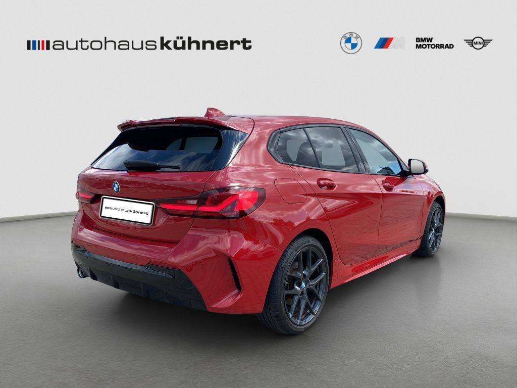BMW 118 2022 г. Красный, пробег 41932 км
