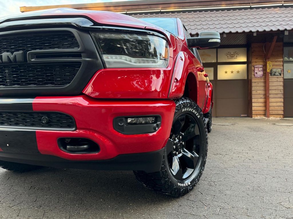Dodge RAM 2023 г. Красный, пробег 44900 км
