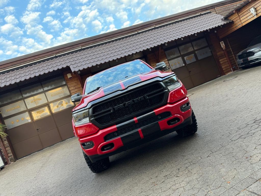 Dodge RAM 2023 г. Красный, пробег 44900 км