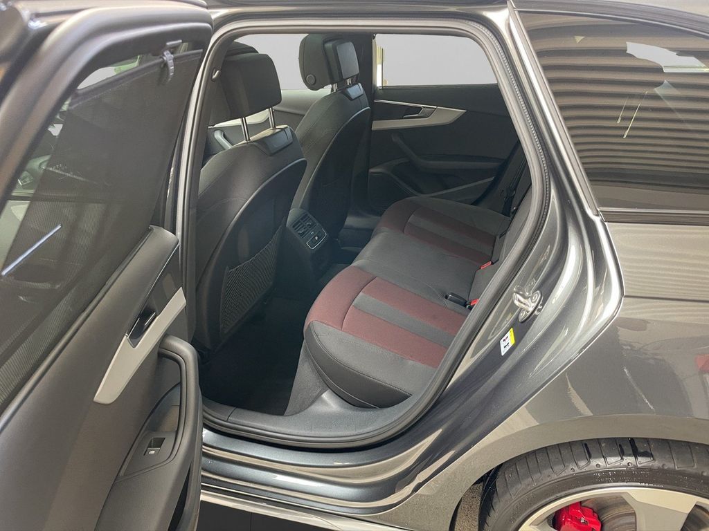 Audi A4 2023 г. Серый, пробег 53500 км