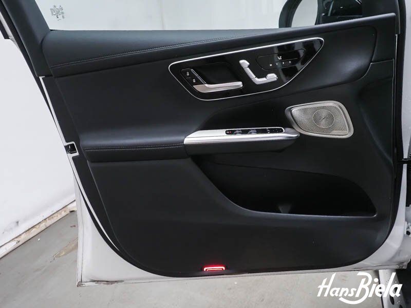 Mercedes-Benz GLC 300 2025 г. Белый, пробег 17001 км