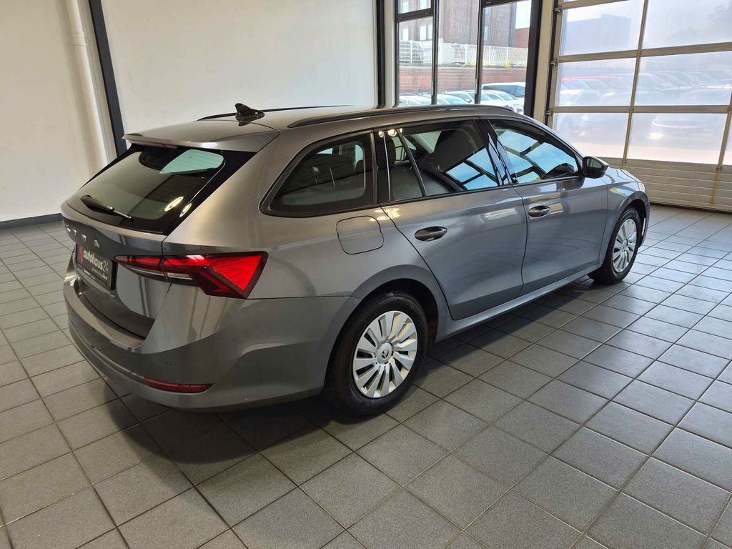 Skoda Octavia 2022 г. Серый, пробег 34179 км