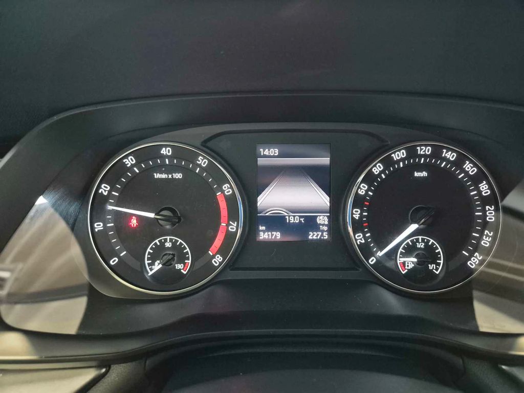 Skoda Octavia 2022 г. Серый, пробег 34179 км
