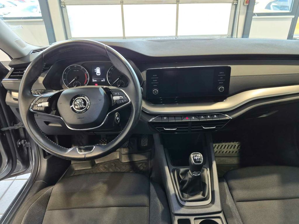Skoda Octavia 2022 г. Серый, пробег 34179 км