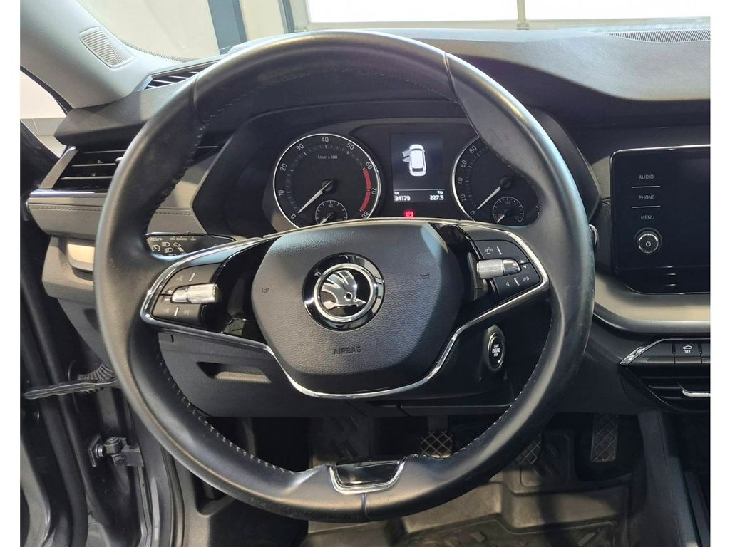 Skoda Octavia 2022 г. Серый, пробег 34179 км