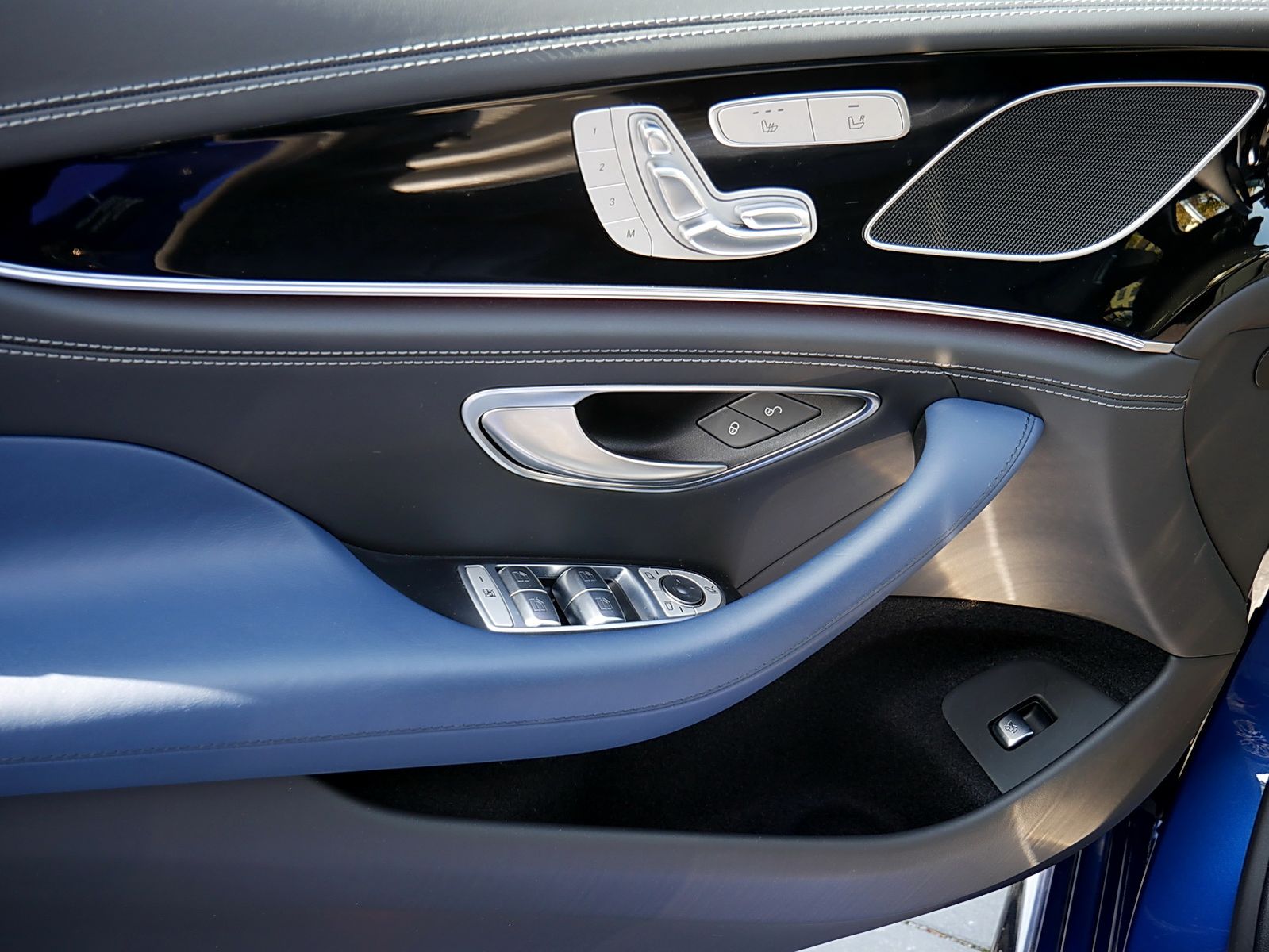 Mercedes-Benz AMG GT 2021 г. Синий, пробег 28998 км
