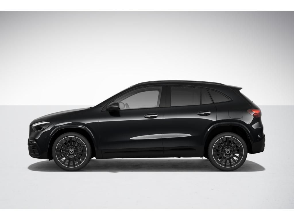 Mercedes-Benz GLA 180 2026 г. Чёрный, пробег 8500 км