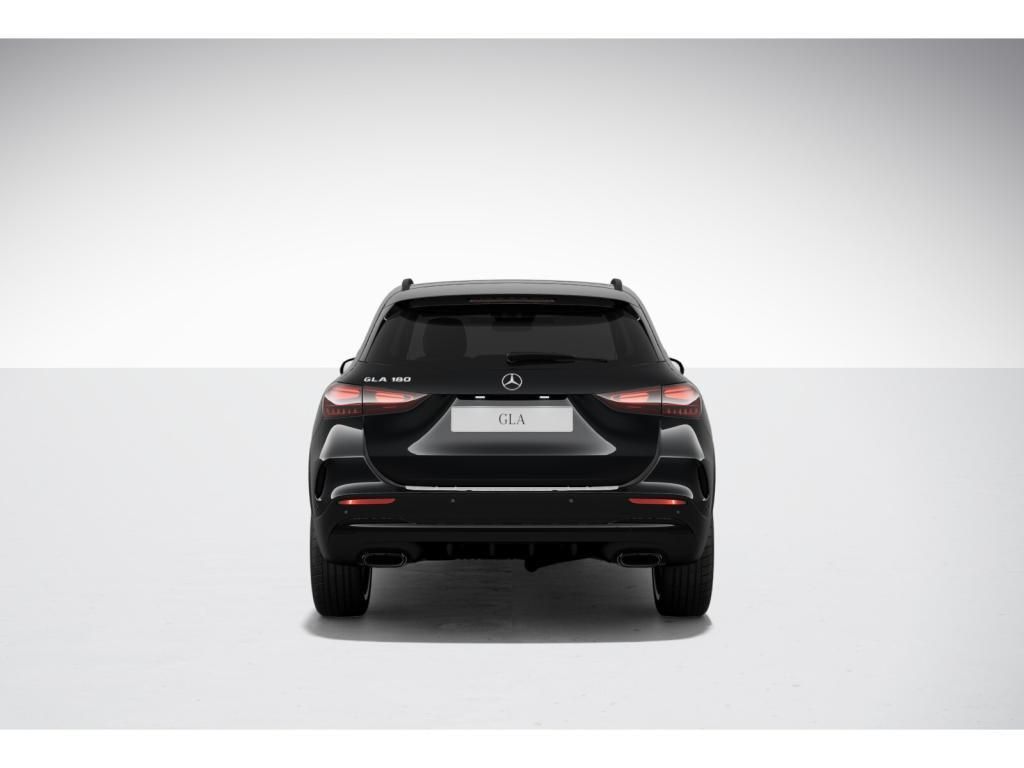 Mercedes-Benz GLA 180 2026 г. Чёрный, пробег 8500 км