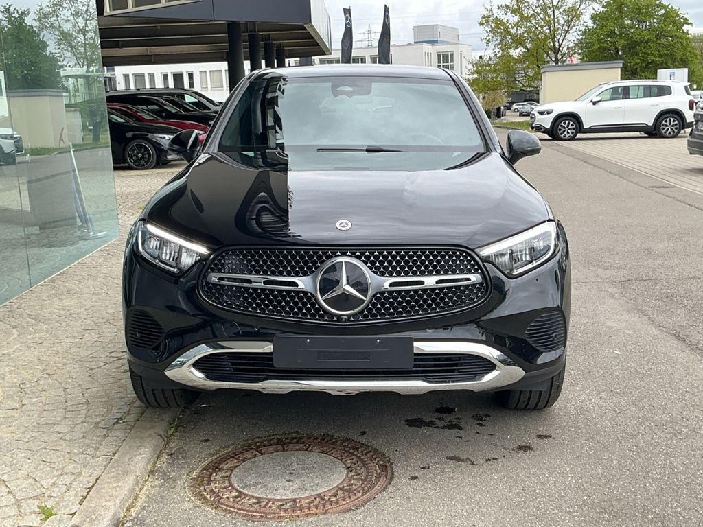 Mercedes-Benz GLC 200 2026 г. Чёрный, пробег 9900 км