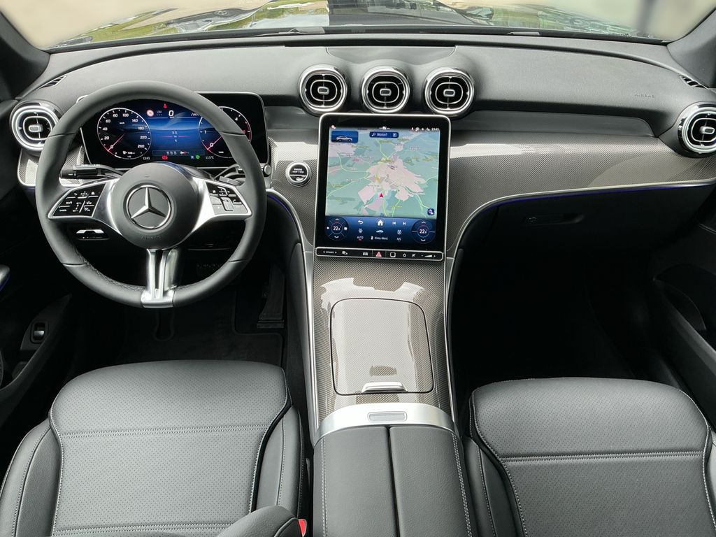Mercedes-Benz GLC 200 2026 г. Чёрный, пробег 9900 км