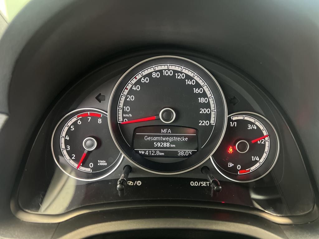 Volkswagen up! 2022 г. Серебристый, пробег 59500 км