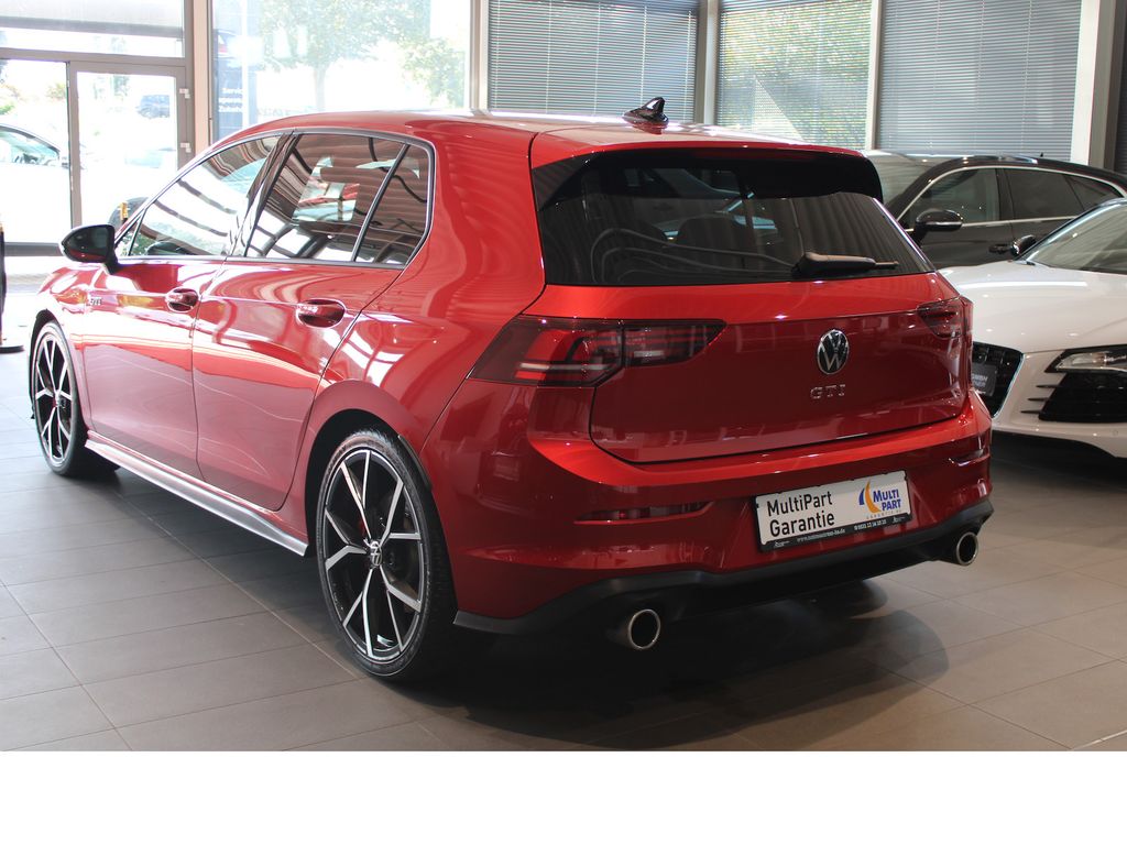 Volkswagen Golf 2025 г. Красный, пробег 16482 км