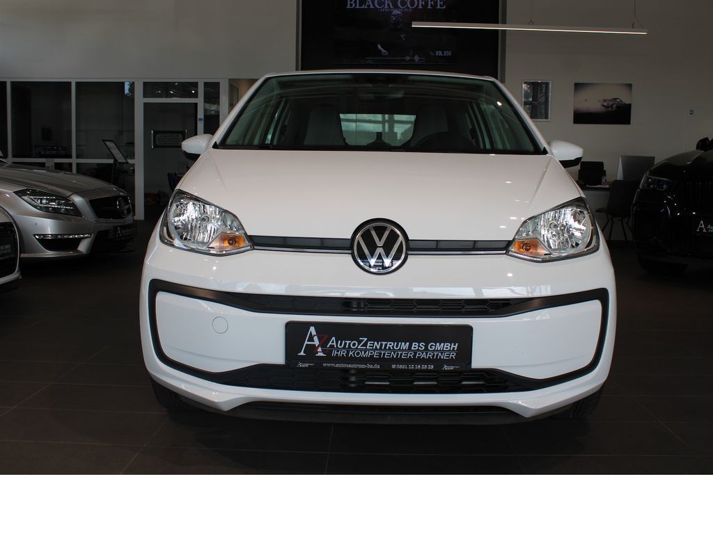 Volkswagen up! 2023 г. Белый, пробег 23950 км