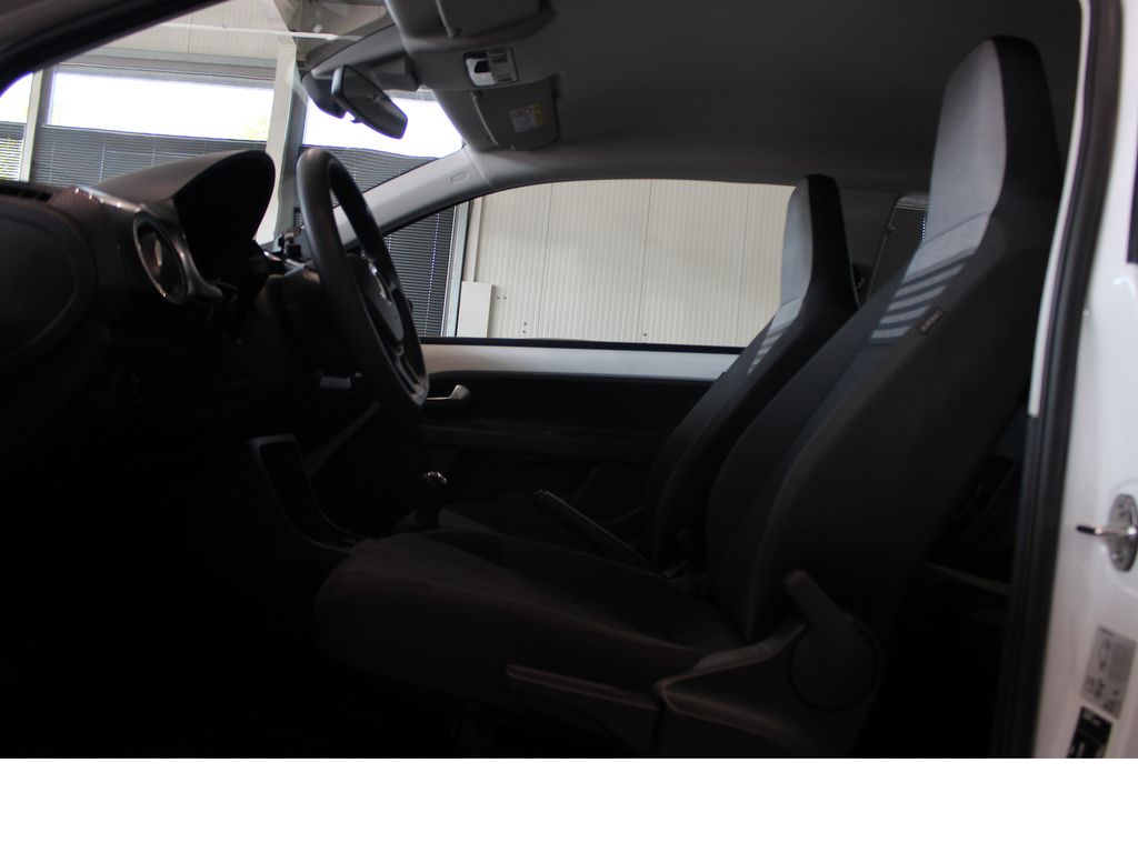Volkswagen up! 2023 г. Белый, пробег 23950 км