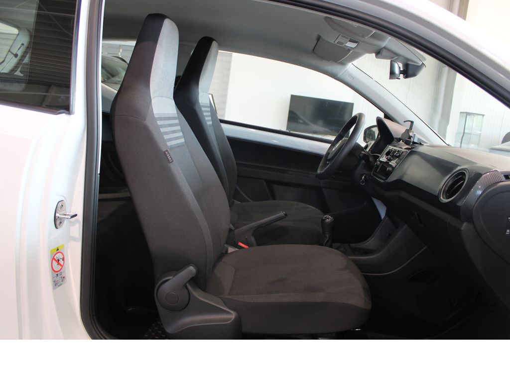 Volkswagen up! 2023 г. Белый, пробег 23950 км