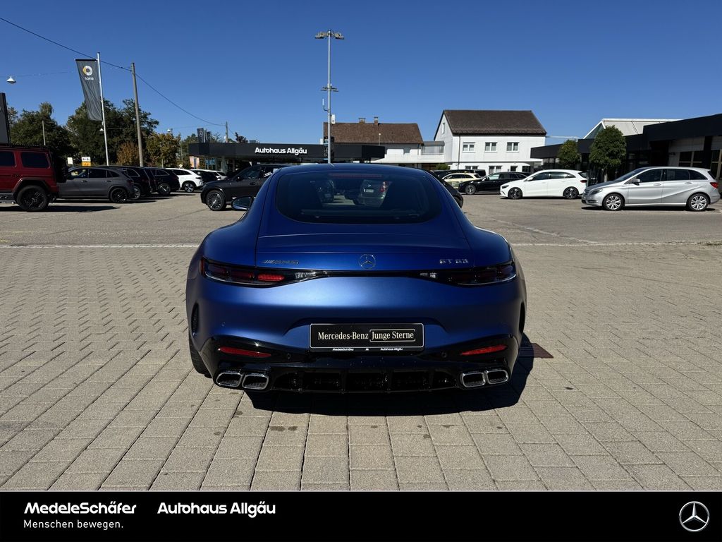 Mercedes-Benz AMG GT 2024 г. Синий, пробег 15100 км
