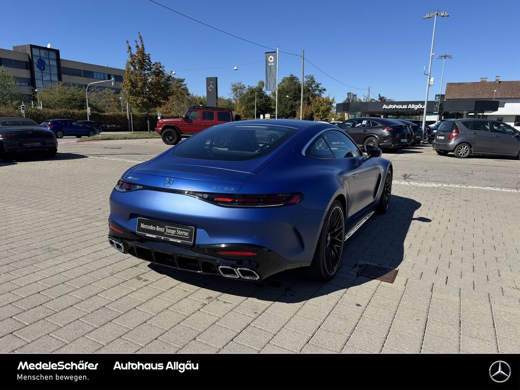 Mercedes-Benz AMG GT 2024 г. Синий, пробег 15100 км