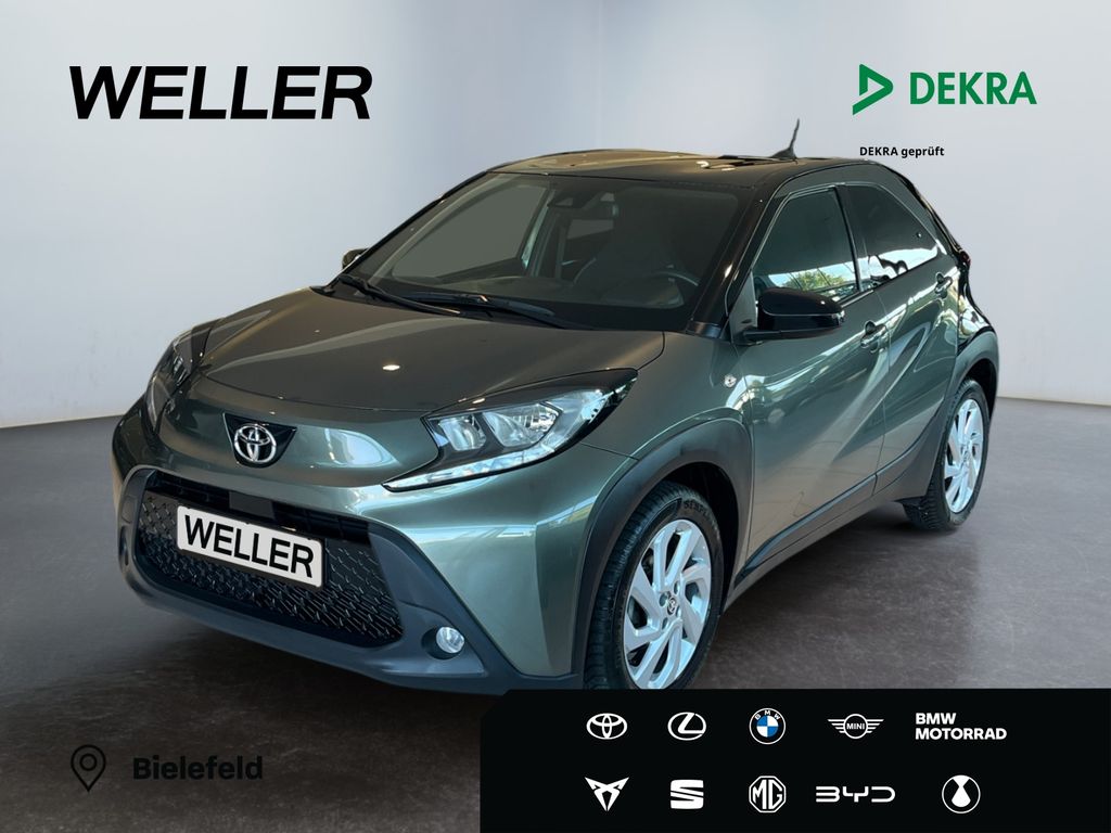 Toyota AYGO (X) 2022 г. Зелёный, пробег 36413 км