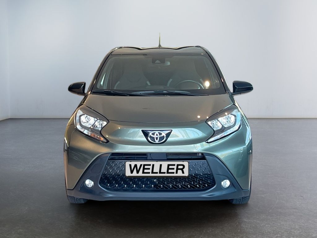 Toyota AYGO (X) 2022 г. Зелёный, пробег 36413 км