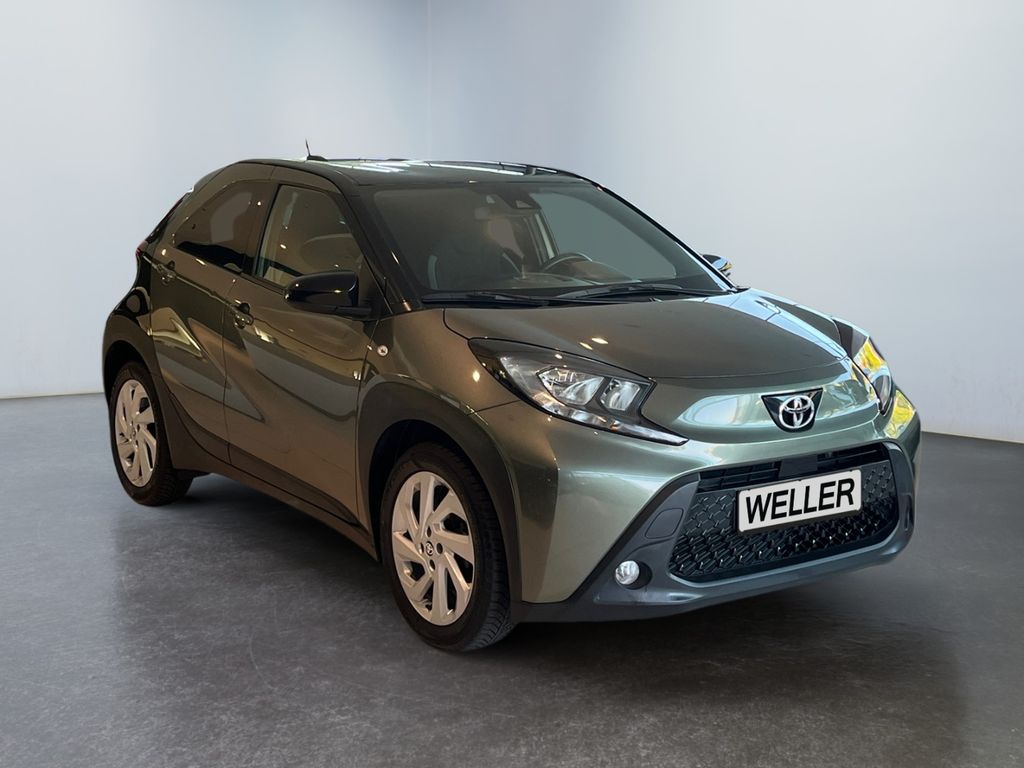Toyota AYGO (X) 2022 г. Зелёный, пробег 36413 км