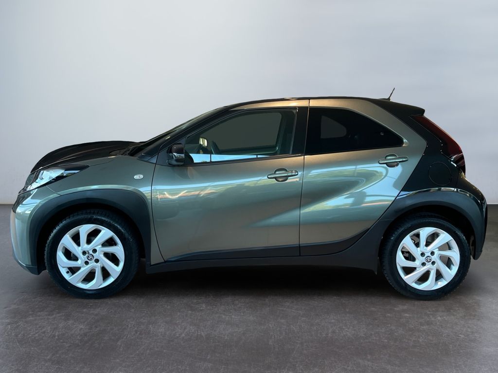 Toyota AYGO (X) 2022 г. Зелёный, пробег 36413 км