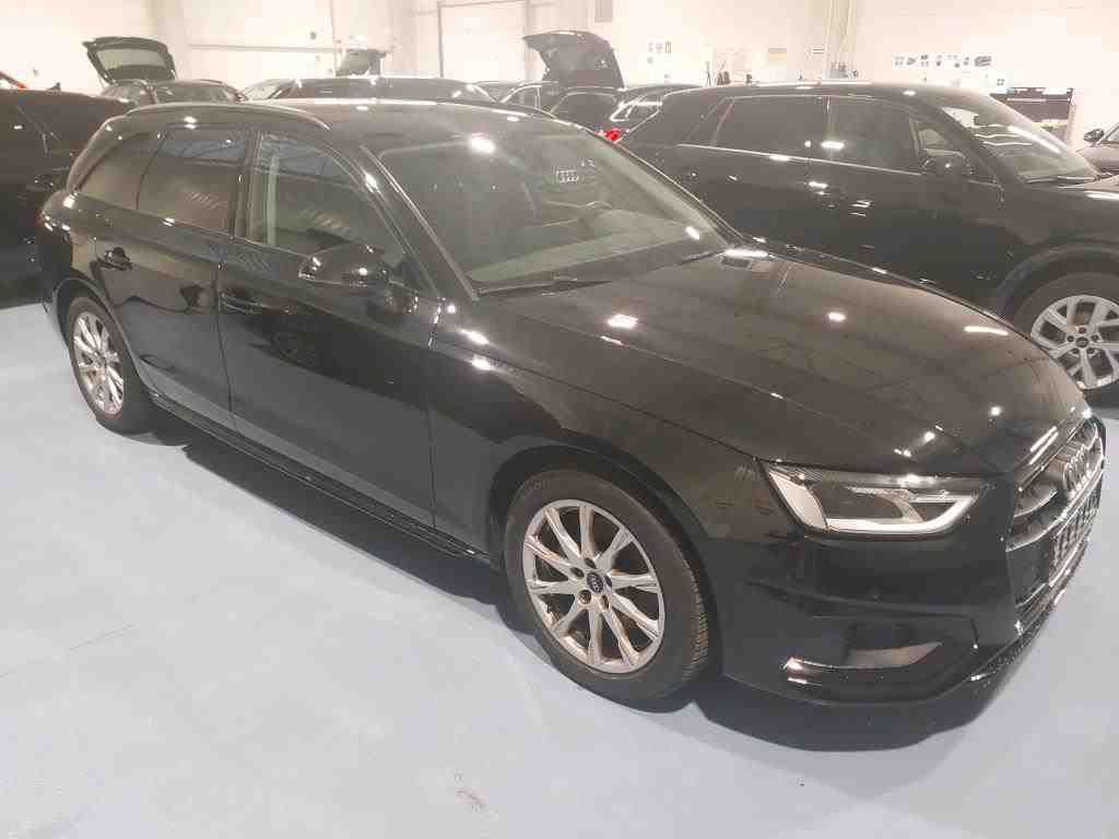 Audi A4 2023 г. Чёрный, пробег 54000 км