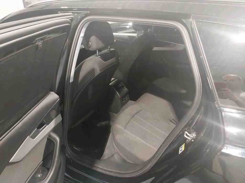 Audi A4 2023 г. Чёрный, пробег 54000 км