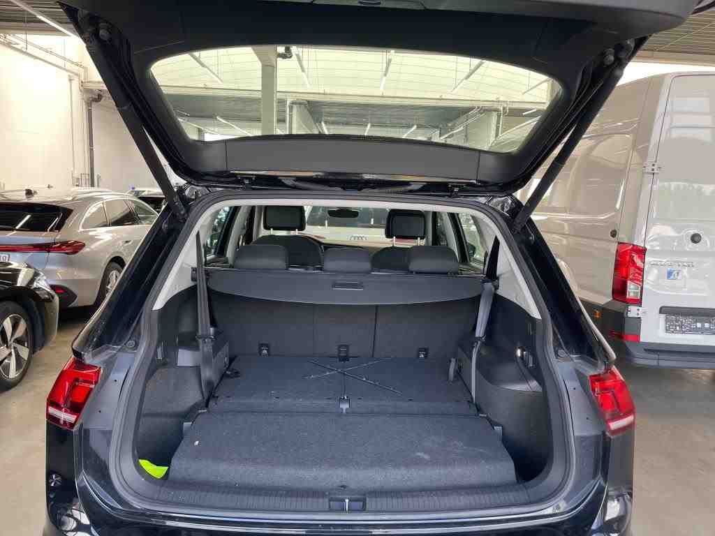 Volkswagen TIGUAN ALLSPACE 2025 г. Чёрный, пробег 39500 км