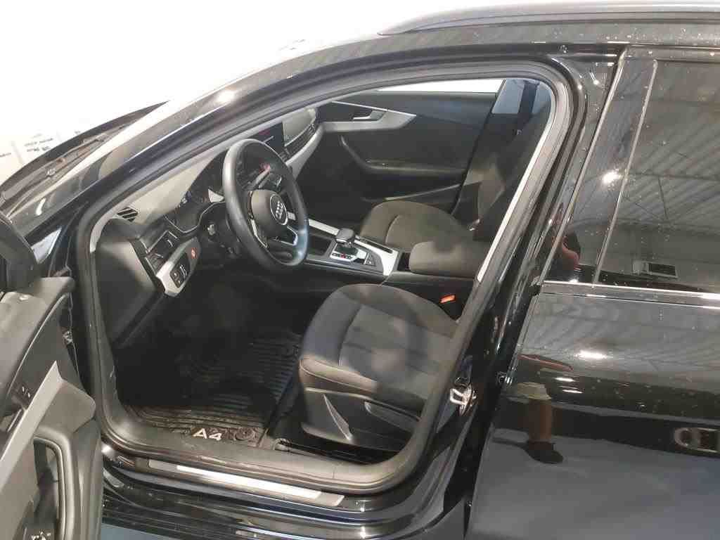 Audi A4 2023 г. Чёрный, пробег 49300 км