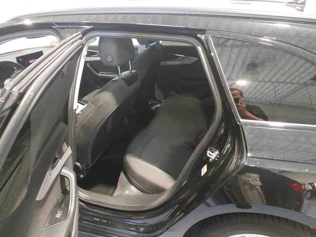 Audi A4 2023 г. Чёрный, пробег 49300 км