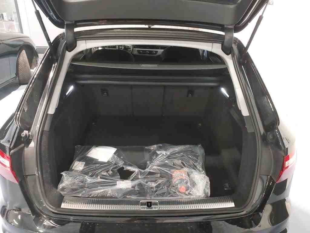 Audi A4 2023 г. Чёрный, пробег 49300 км