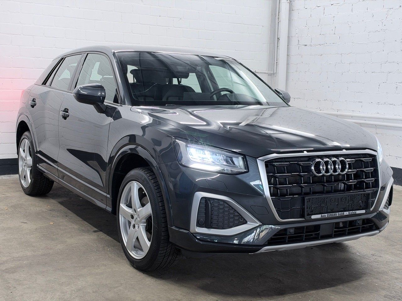 Audi Q2 2022 г. Серый, пробег 50755 км