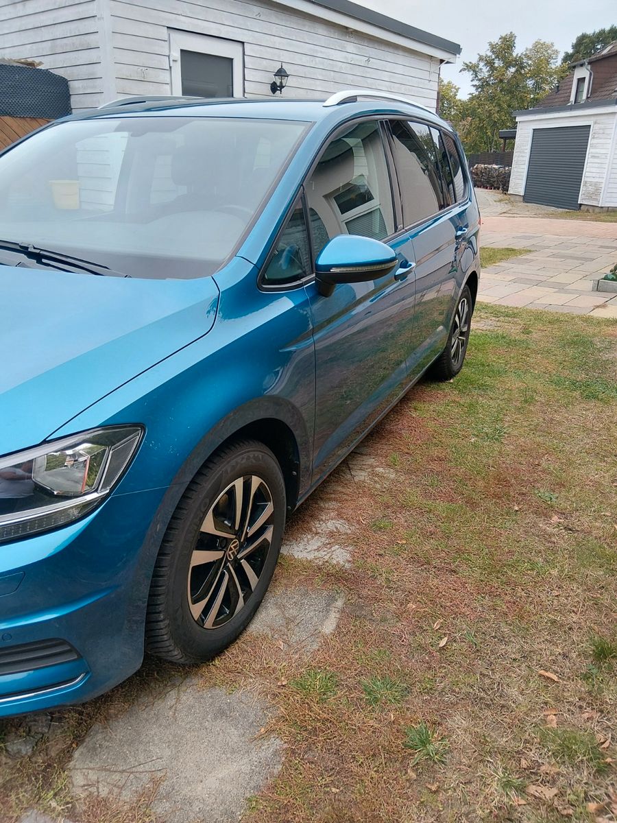 Volkswagen Touran 2021 г. Синий, пробег 39500 км