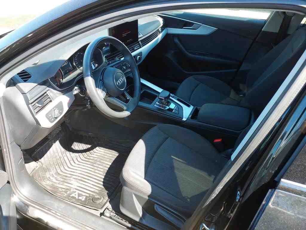 Audi A4 2023 г. Чёрный, пробег 49500 км