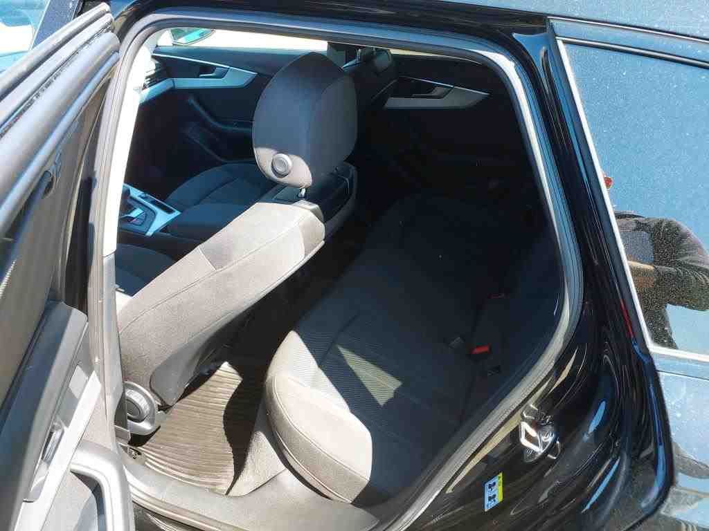 Audi A4 2023 г. Чёрный, пробег 49500 км