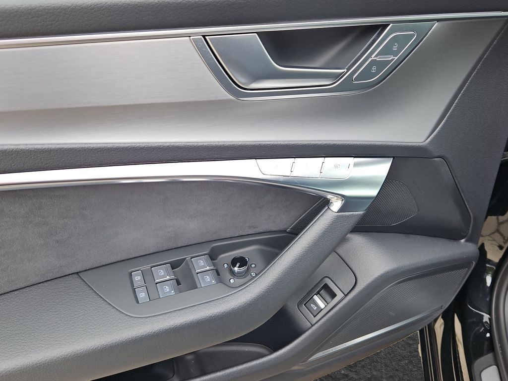 Audi S6 2024 г. Чёрный, пробег 35889 км