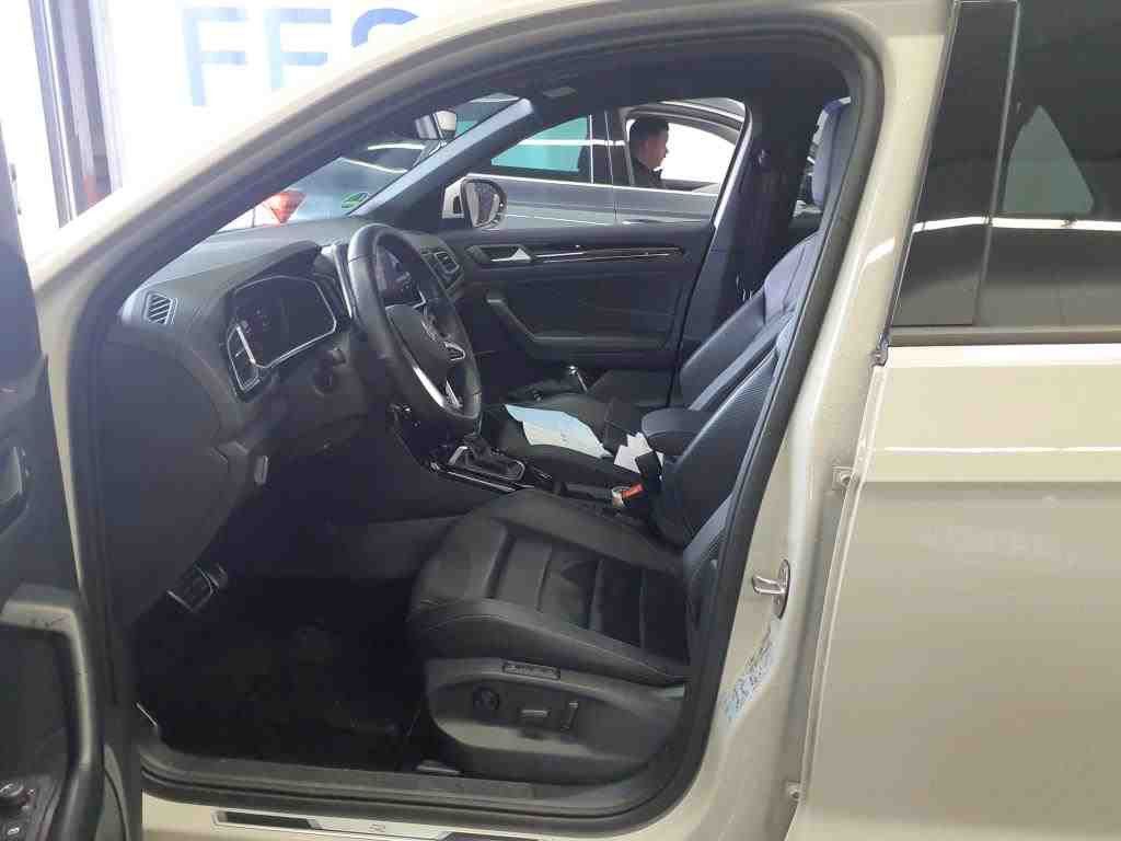 Volkswagen T-Roc 2023 г. Серый, пробег 38200 км