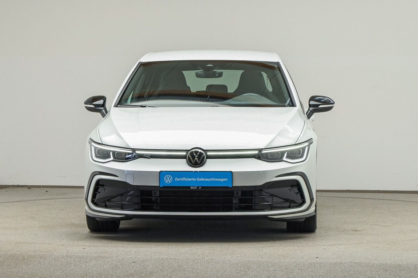 Volkswagen Golf 2024 г. Белый, пробег 23200 км