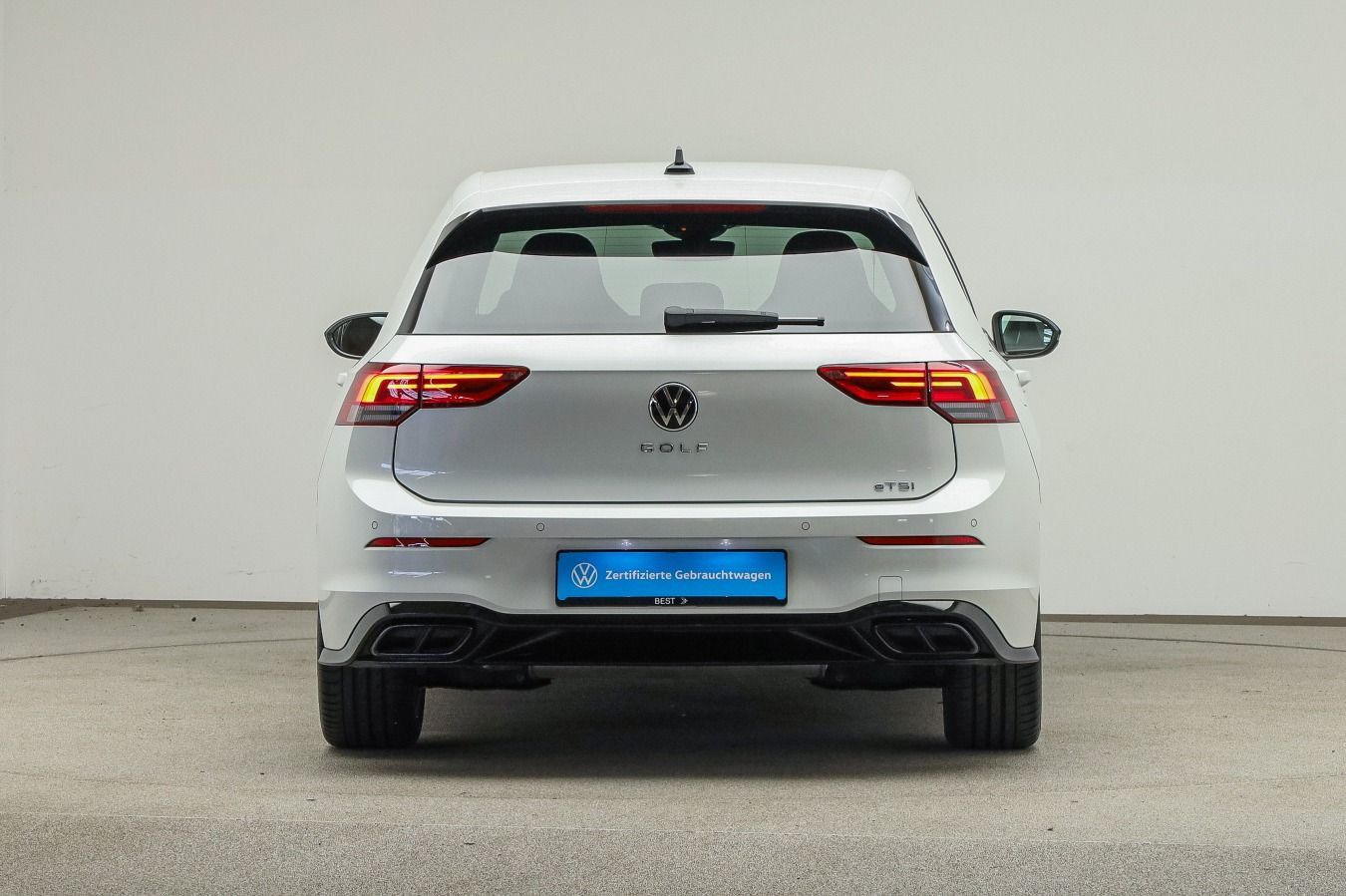 Volkswagen Golf 2024 г. Белый, пробег 23200 км