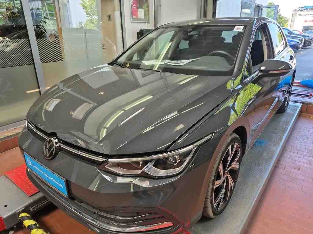 Volkswagen Golf 2024 г. Серый, пробег 23500 км