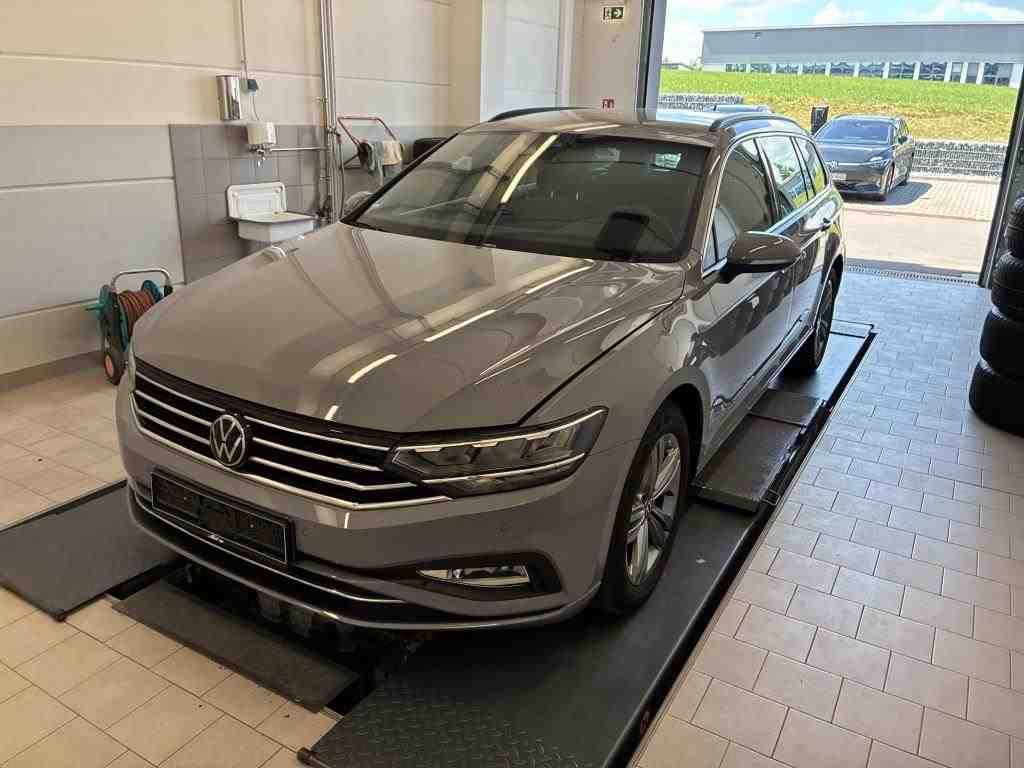 Volkswagen PASSAT VARIANT 2023 г. Серый, пробег 27500 км