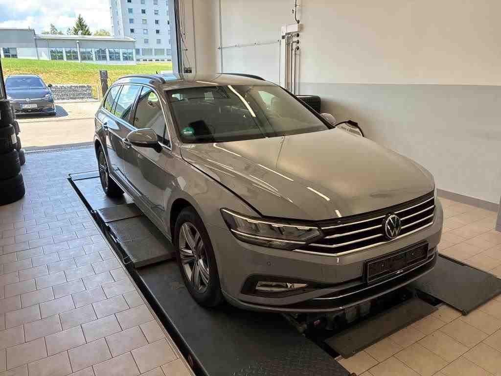 Volkswagen PASSAT VARIANT 2023 г. Серый, пробег 27500 км