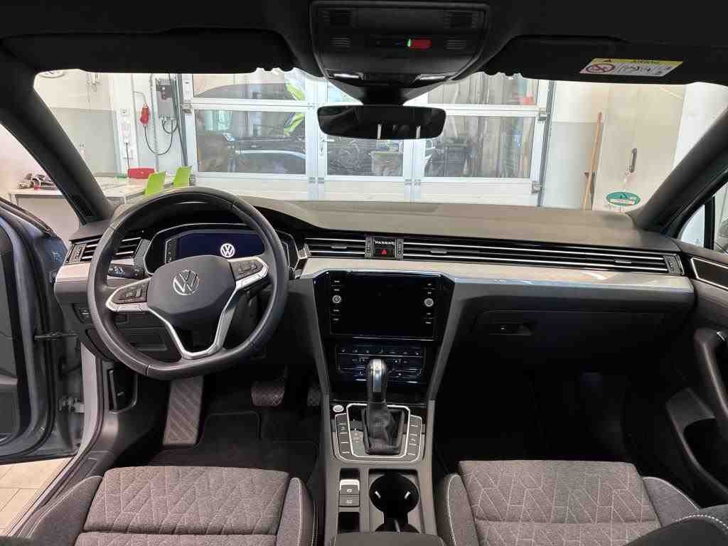 Volkswagen PASSAT VARIANT 2023 г. Серый, пробег 27500 км