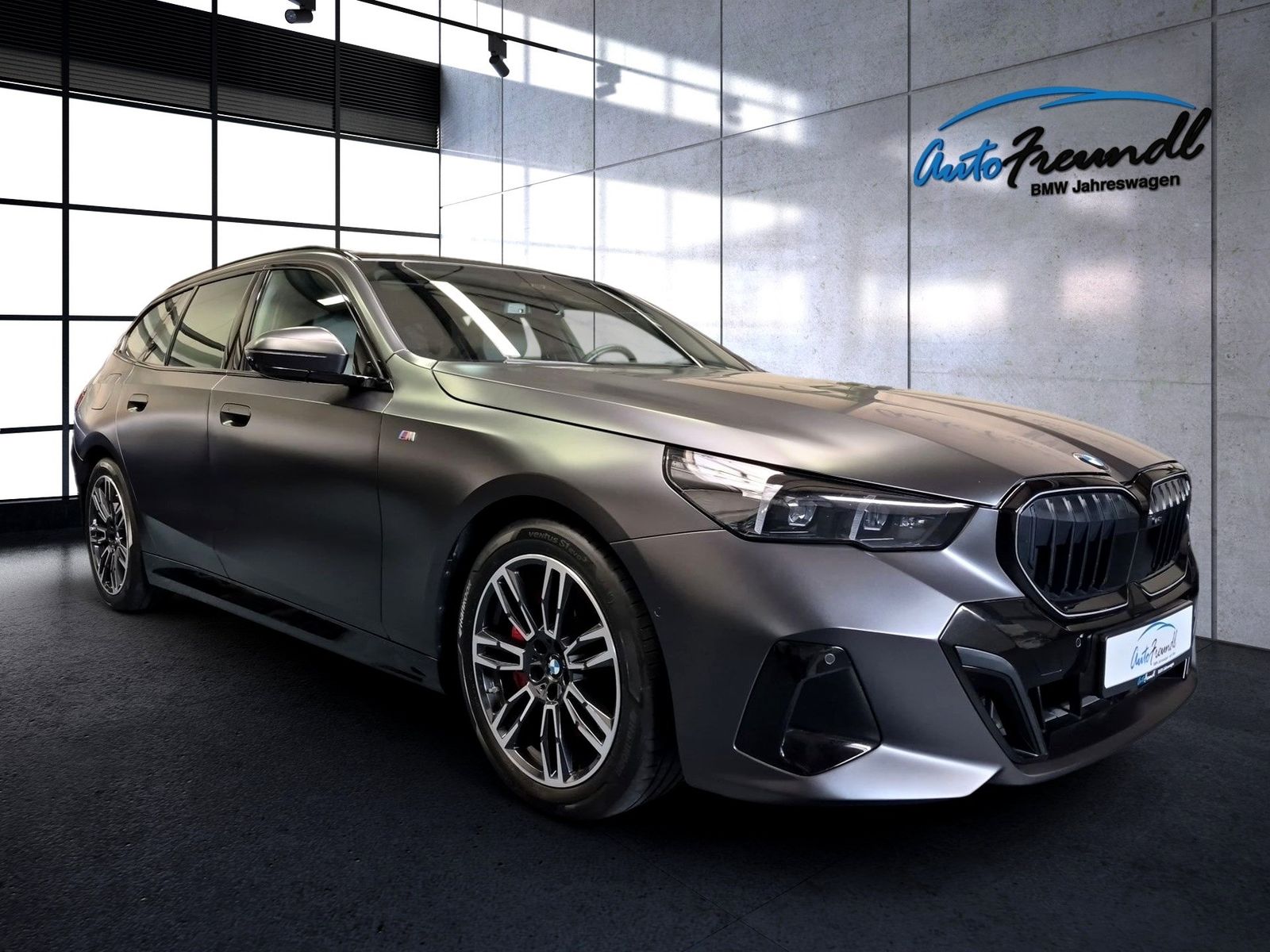 BMW 540 2025 г. Серый, пробег 38900 км