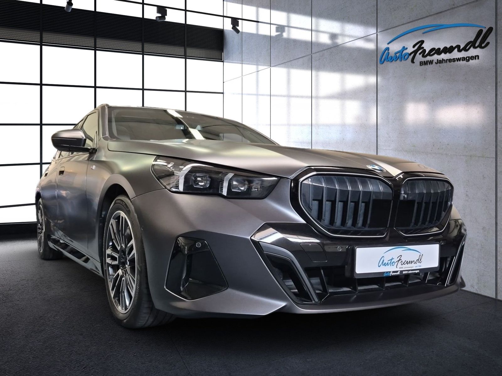 BMW 540 2025 г. Серый, пробег 38900 км