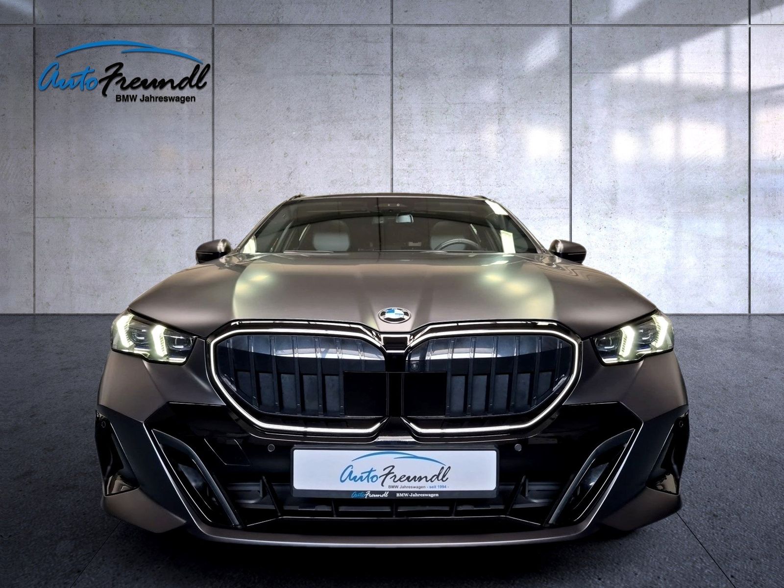 BMW 540 2025 г. Серый, пробег 38900 км