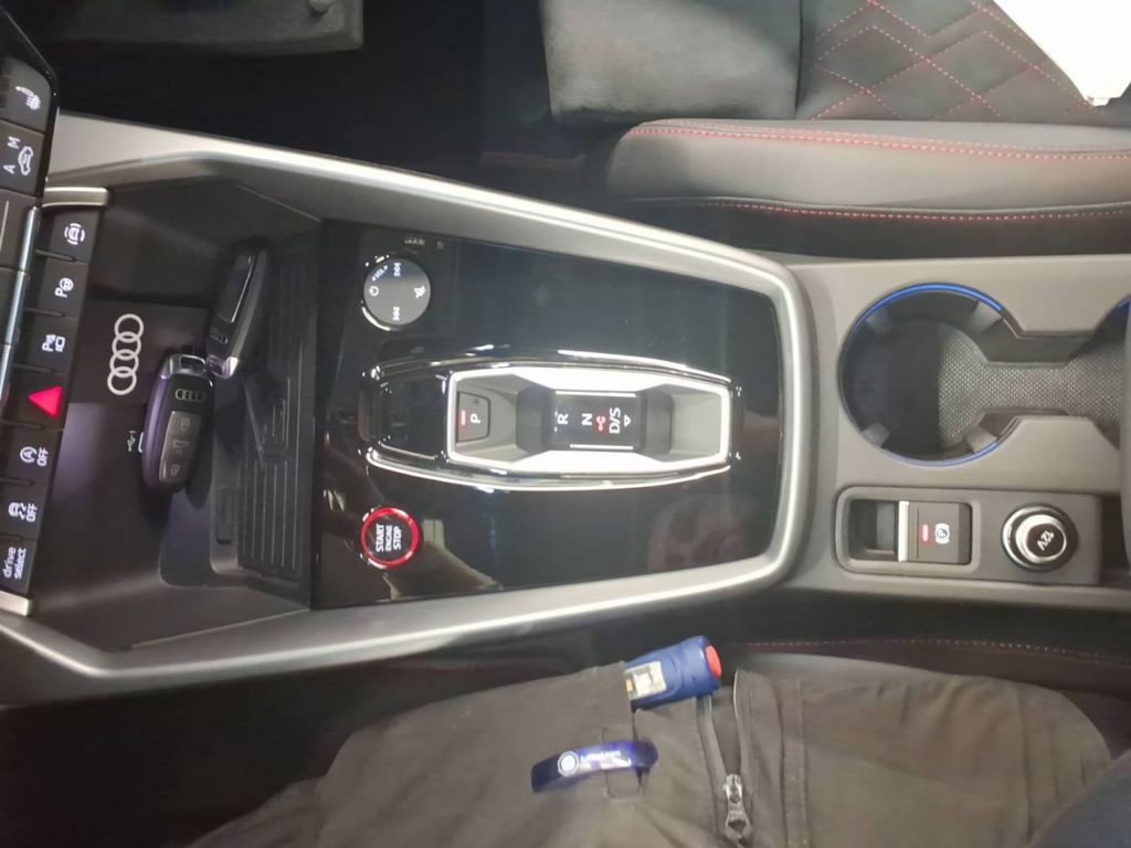 Audi S3 2026 г. Чёрный, пробег 10212 км