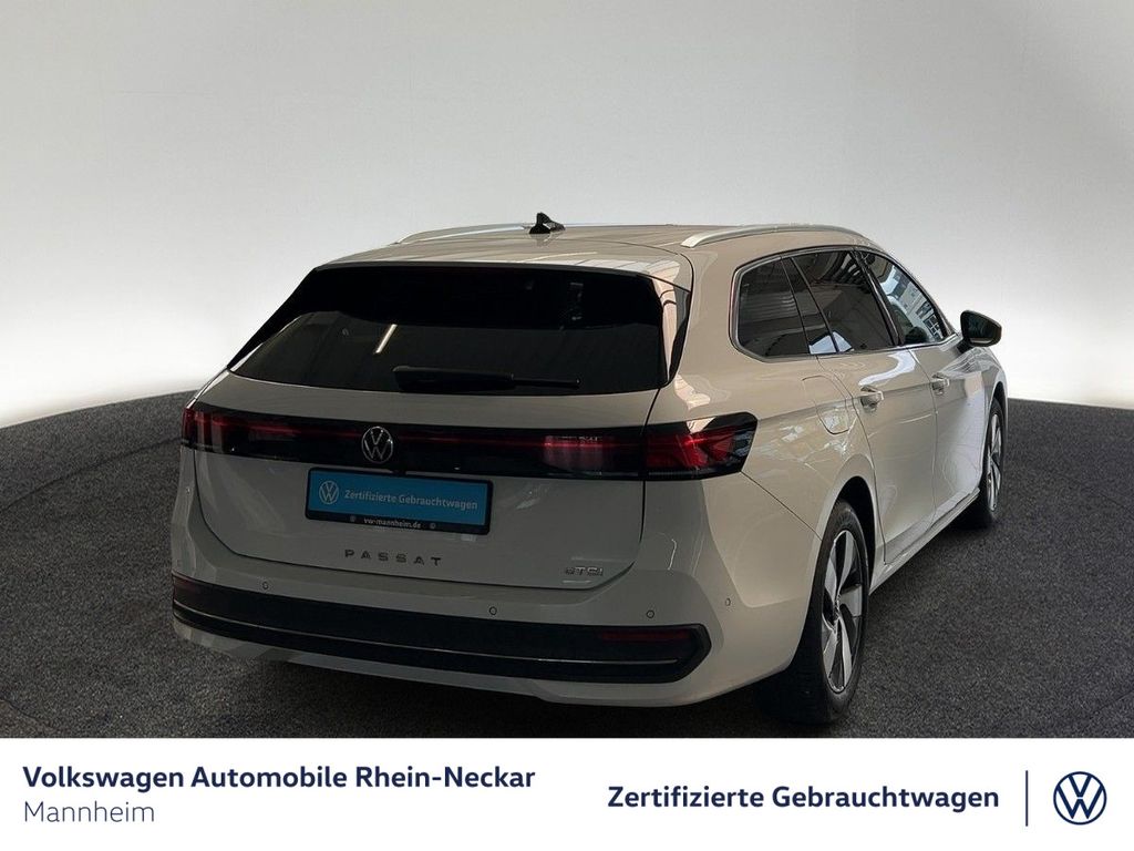 Volkswagen PASSAT VARIANT 2024 г. Белый, пробег 34079 км