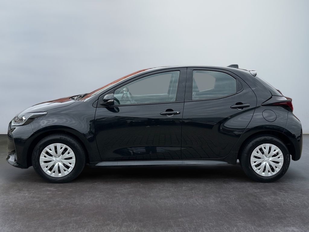Toyota Yaris 2023 г. Чёрный, пробег 28998 км