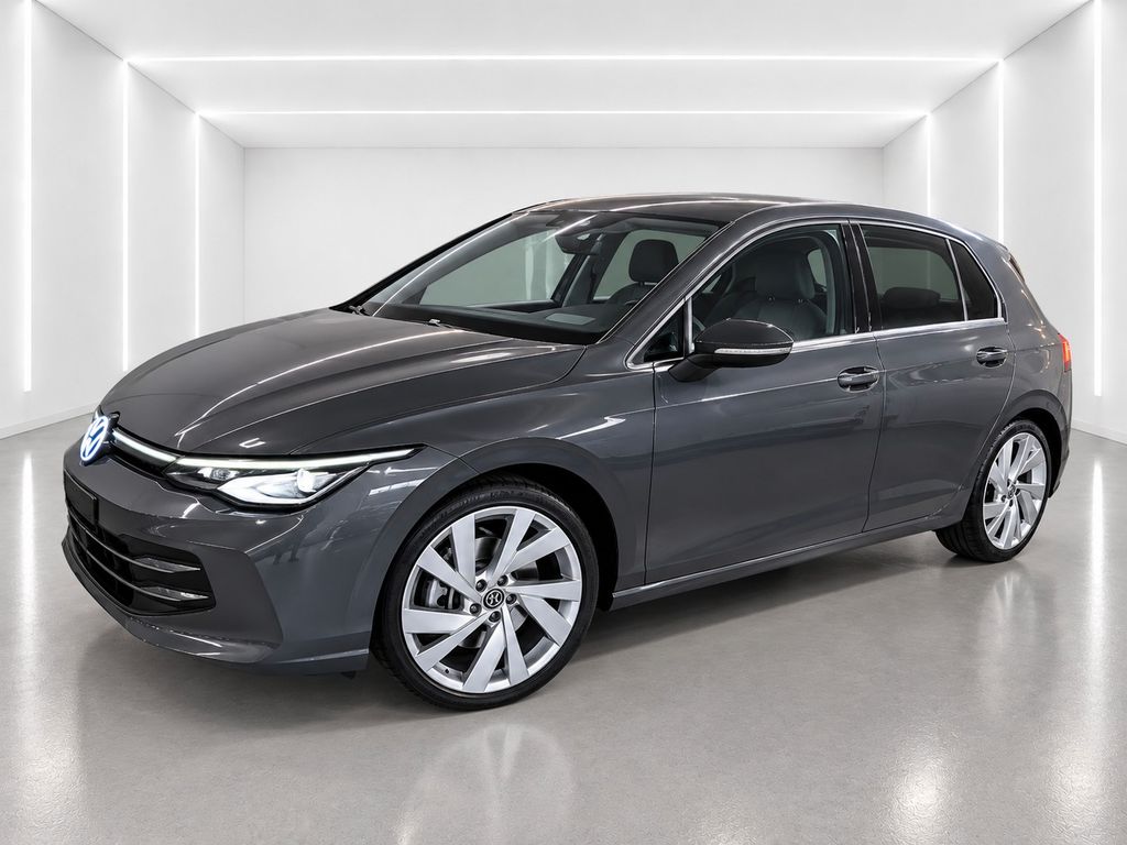 Volkswagen Golf 2024 г. Серый, пробег 36000 км